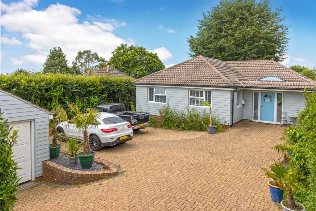 4 bedroom detached bungalow for sale in Hayling Rise, Worthing, BN13