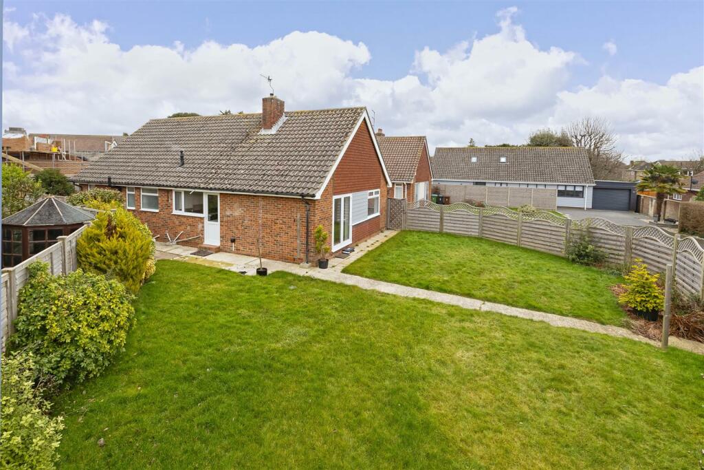 3 bedroom detached bungalow for sale in Malcolm Close, Ferring, Worthing, BN12