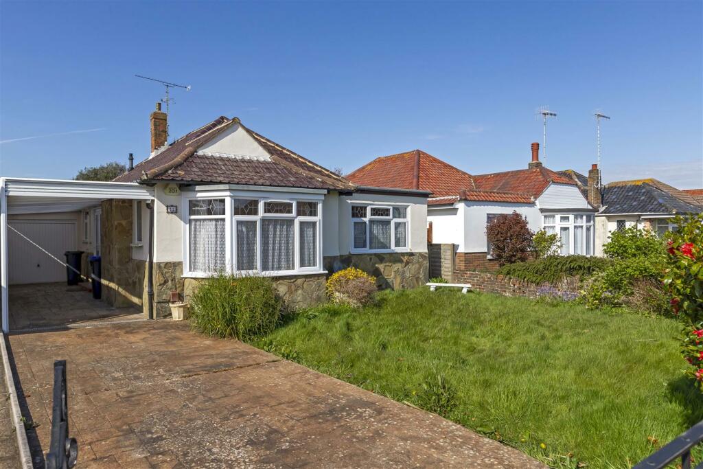 3 bedroom detached bungalow for sale in Crowborough Drive, GoringBy
