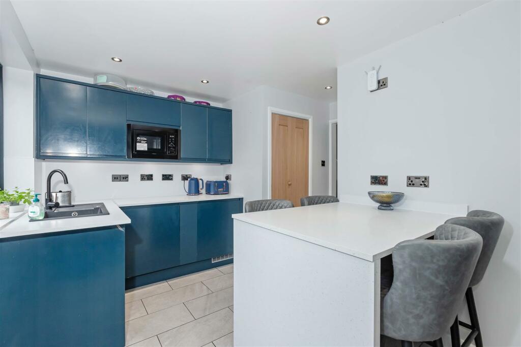 Additional property image - Limbrick Lane, Goring-By-Sea, Worthing