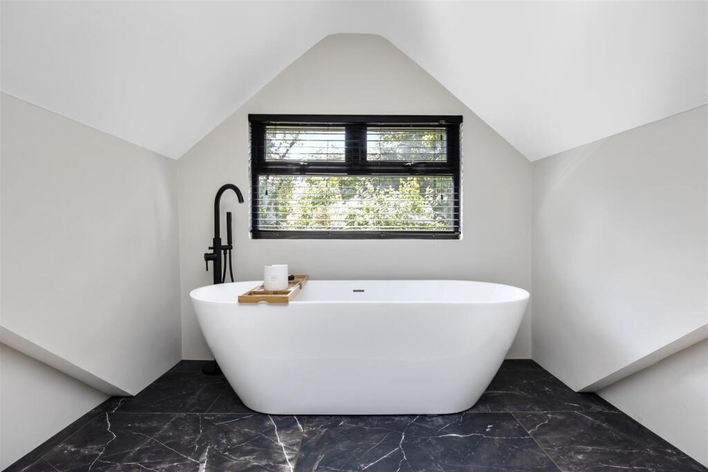 Additional image 11 of Aldsworth Avenue, Goring-By-Sea, Worthing