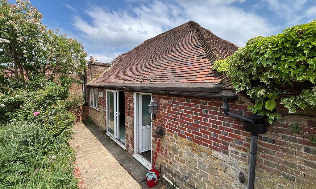 Main image of property: The Garret Mews House, Rumbolds Hill, Midhurst, West Sussex, GU29 9DG
