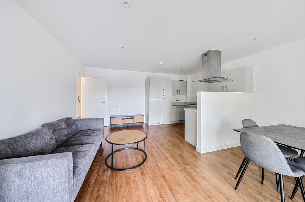 Main image of property: 16 Roxborough Road, Harrow, HA1