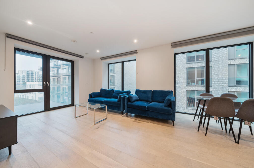 Main image of property: 30 Shipwright Street, London, E16