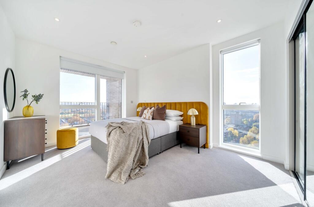 Main image of property: 64 Thurlow Street, London, SE17