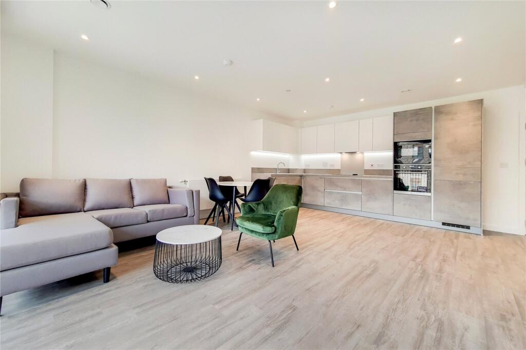 Main image of property: 20 Fresh Wharf Road, Barking, Essex, IG11