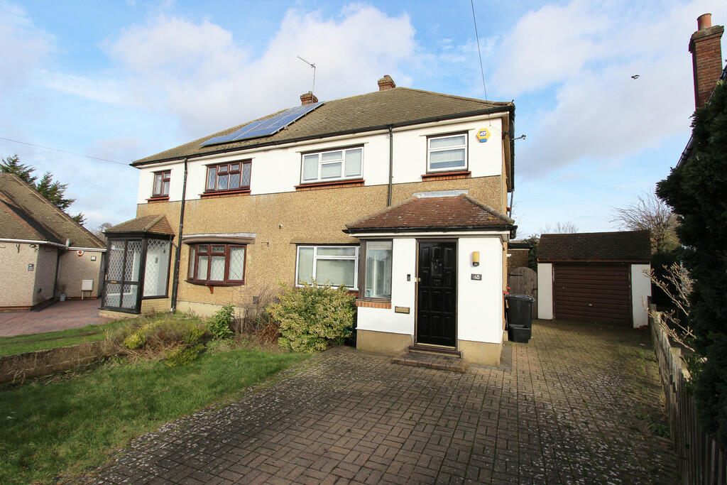 3 bedroom semidetached house for sale in Rosedale Close, Dartford, DA2