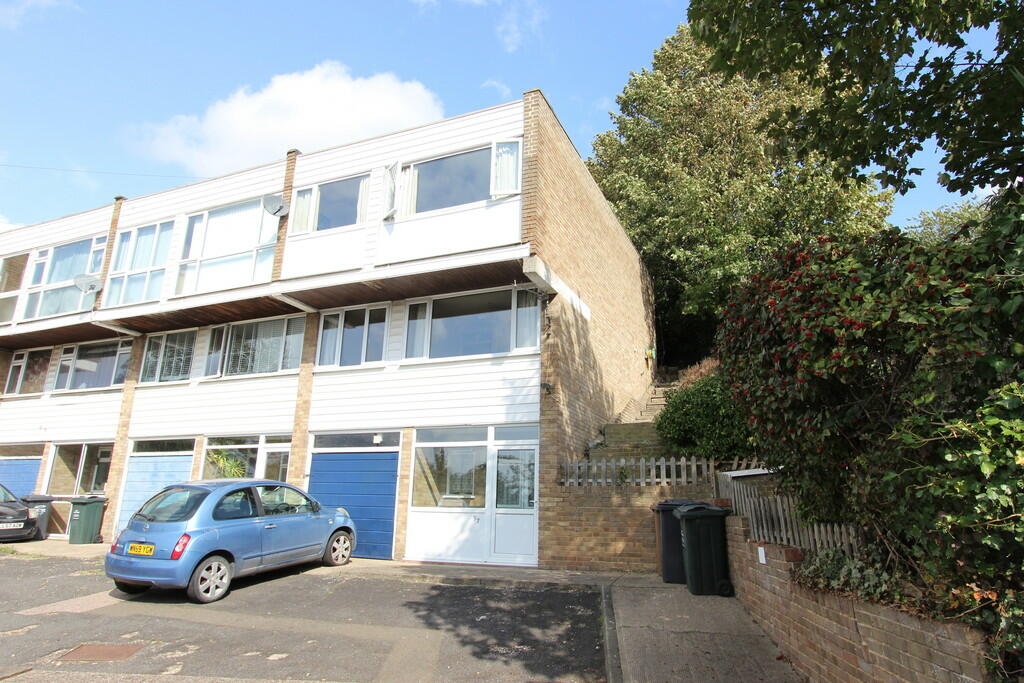 3 bedroom town house for sale in Darenth Road, Darenth, DA1