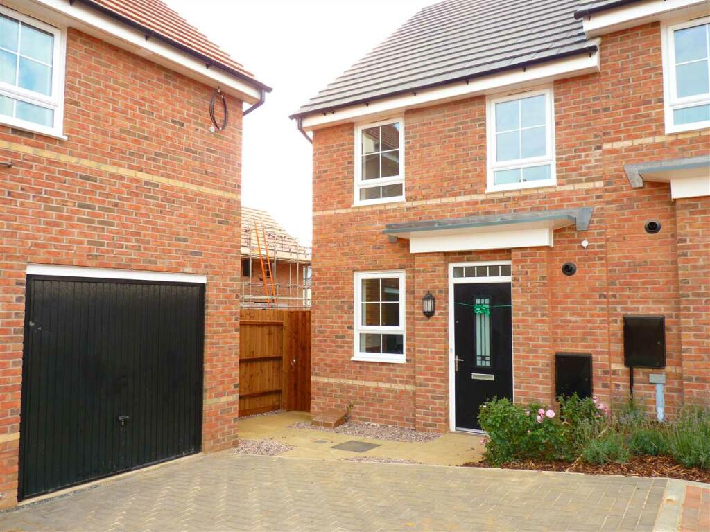 Main image of property: Talbot Road North, Wellingborough, NN8 1SG