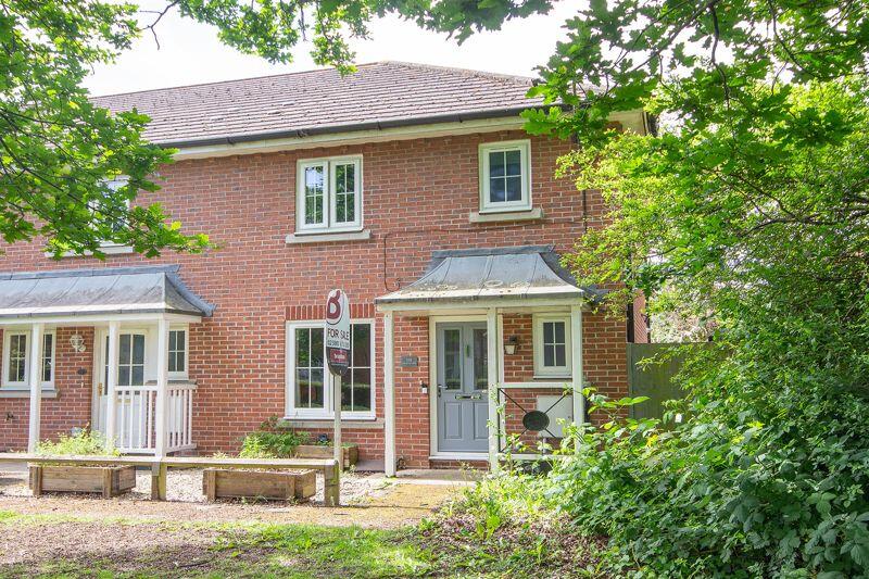 3 bedroom end of terrace house for sale in Marchwood, SO40