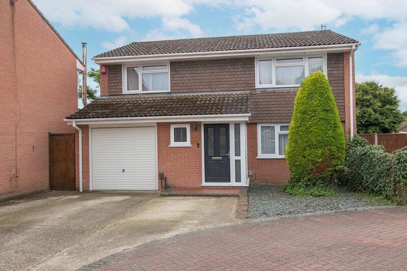 4 bedroom detached house for sale in Totton, SO40