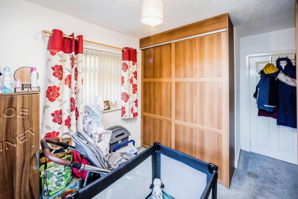 2 bedroom bungalow for sale in The Green, Ossett, WF5