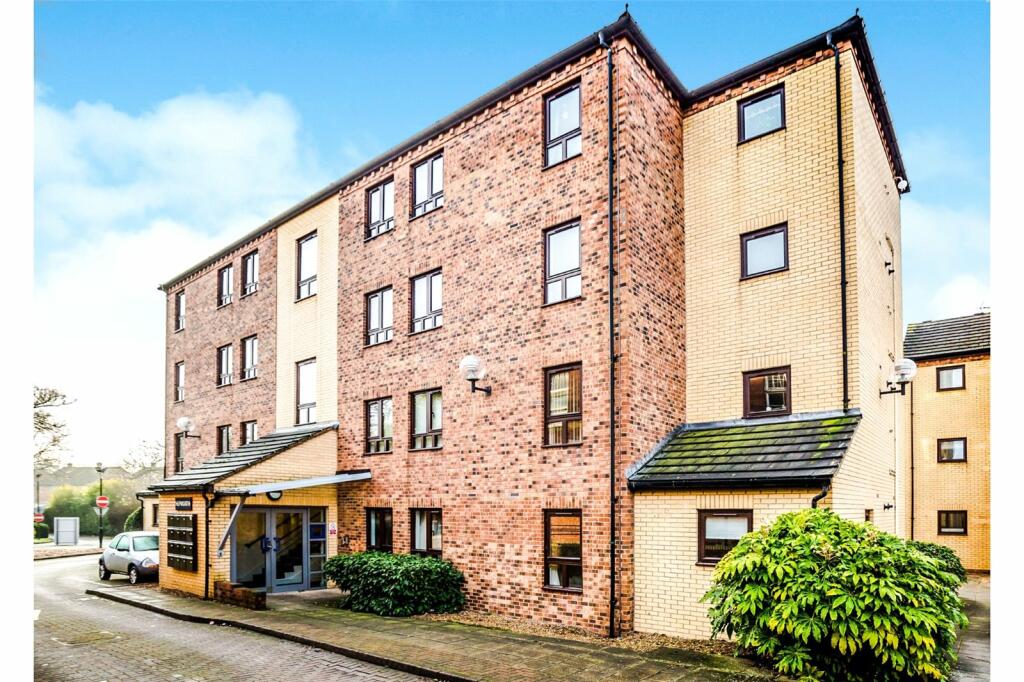 2 bedroom flat for sale in Hepworth, Woodlands Village, Wakefield, West
