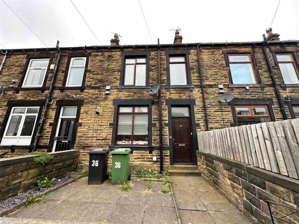 1 bedroom terraced house for sale in Scotchman Lane, Morley, Leeds