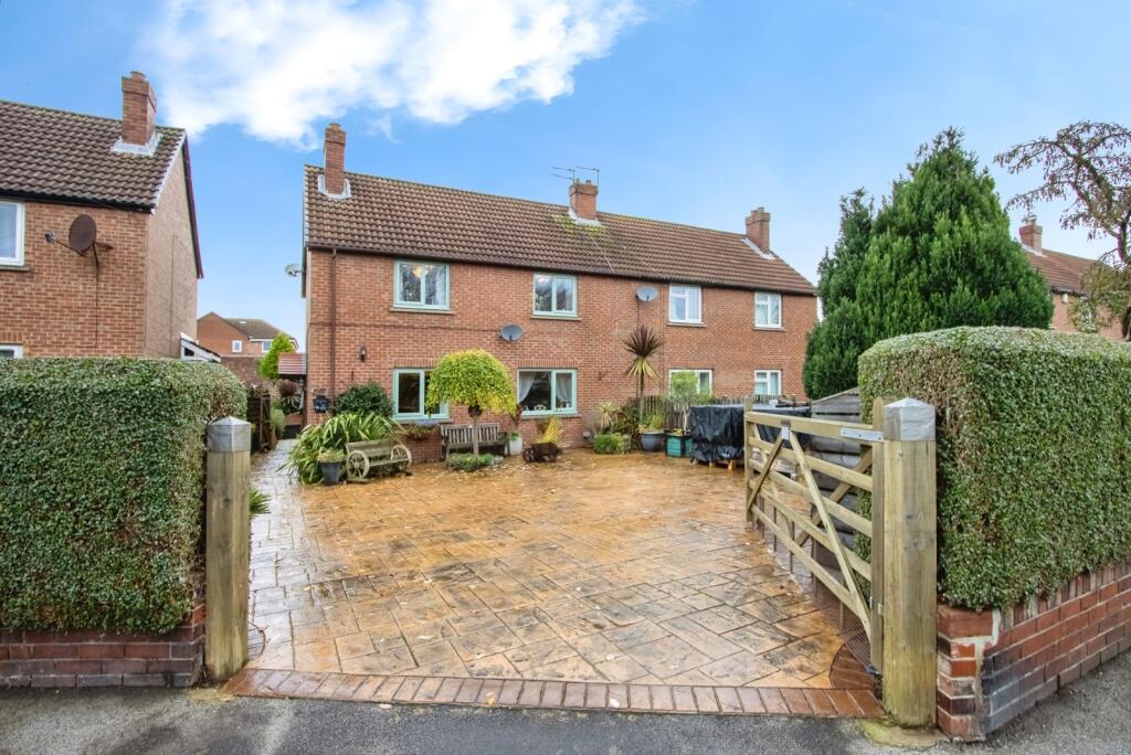 Main image of property: Headlands Avenue, Ossett, West Yorkshire, WF5