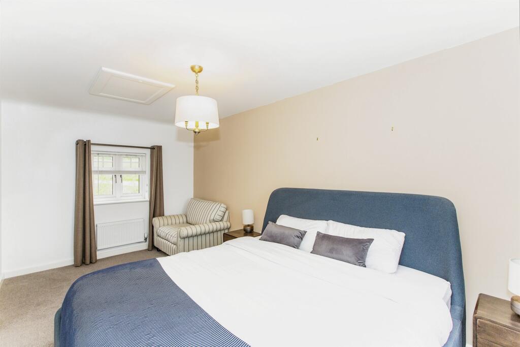 4 bedroom detached house for sale in Junction Way, Thrapston, Kettering