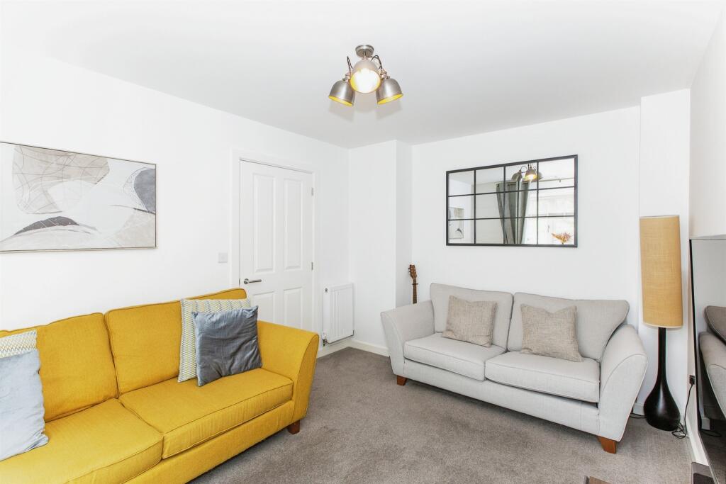 4 bedroom detached house for sale in Junction Way, Thrapston, Kettering, NN14