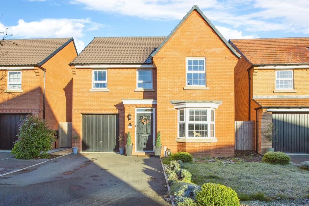 4 bedroom detached house for sale in Shelduck Lane, Thrapston, Kettering, NN14