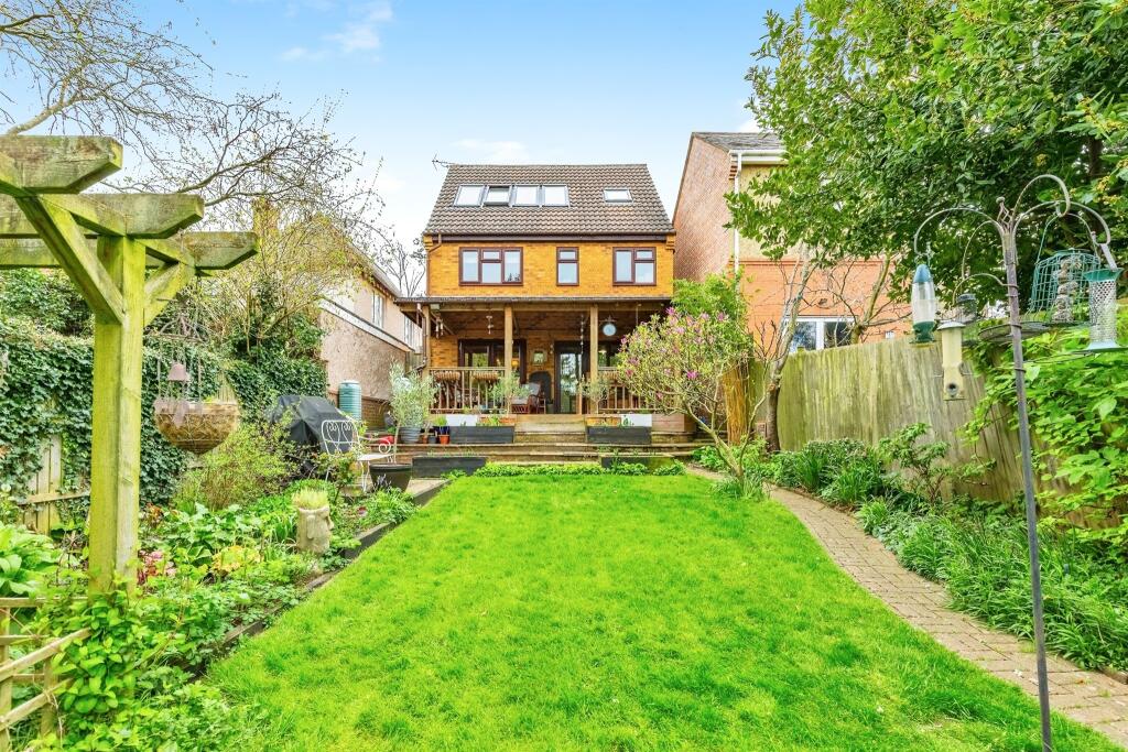 4 bedroom detached house for sale in Hayway, Rushden, NN10