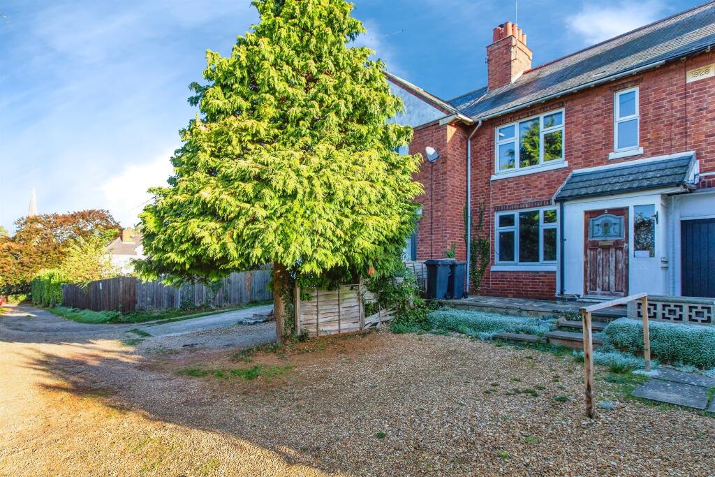 Main image of property: Manor Farm Road, Raunds, Wellingborough