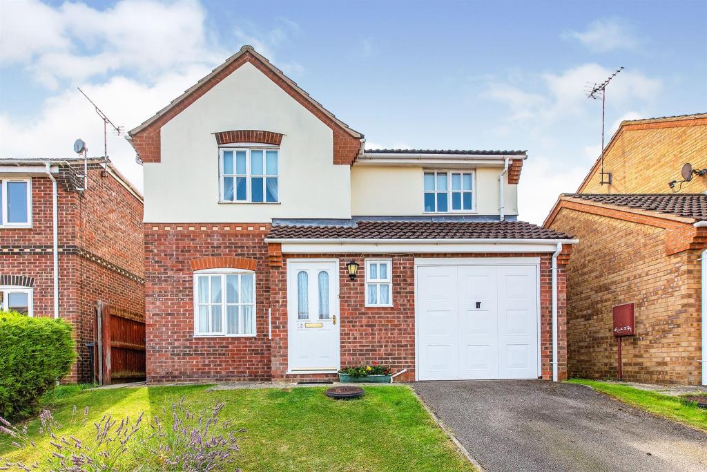 3 bedroom detached house for sale in Saddlers Way, Raunds
