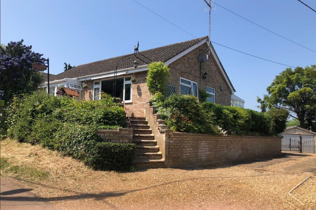 2 bedroom detached bungalow for sale in Chapel Lane, Denford, Kettering