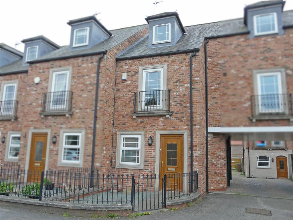 Main image of property: 1 Moon Court, Pocklington