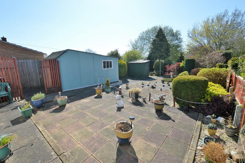 2 bedroom semidetached bungalow for sale in Homestead Drive, Wigston, LE18