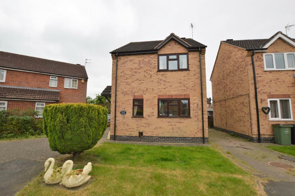 3 bedroom detached house for sale in Barge Close, Wigston, LE18