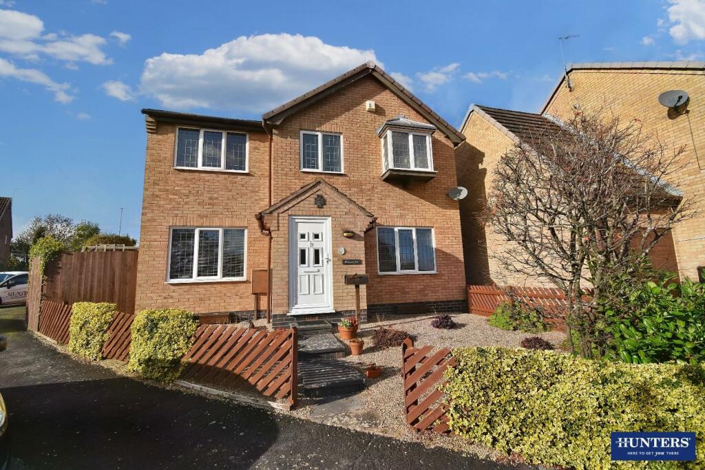 4 bedroom detached house for sale in Ashurst Close, Wigston, LE18