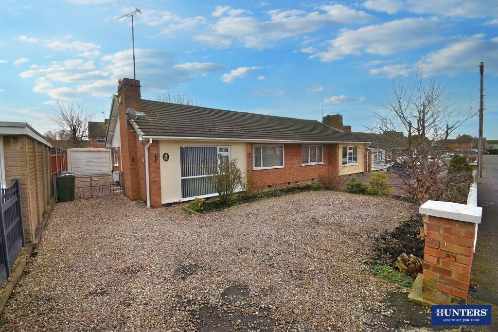 2 bedroom semidetached bungalow for sale in Kent Crescent, Wigston, LE18