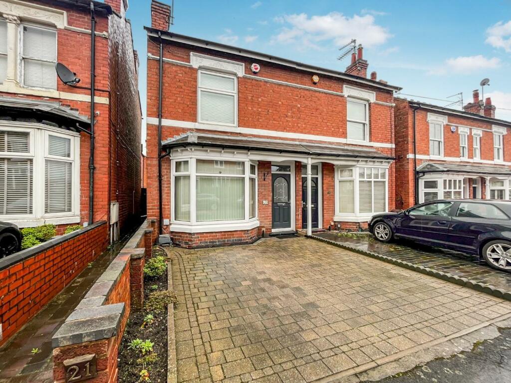 3 bedroom semi-detached house for sale in Wentworth Road, Birmingham, B17