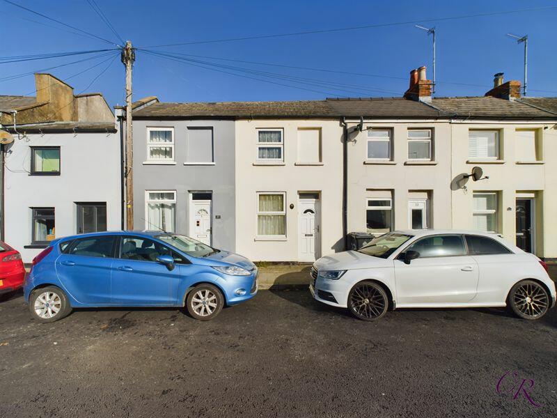 2 bedroom terraced house for sale in Russell Street, Town Centre, GL51
