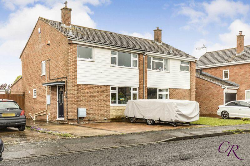 3 bedroom semidetached house for sale in Crown Drive, Cleeve, GL52