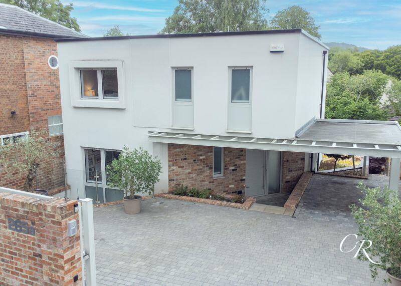 4 bedroom detached house for sale in London Road, Charlton Kings, GL52