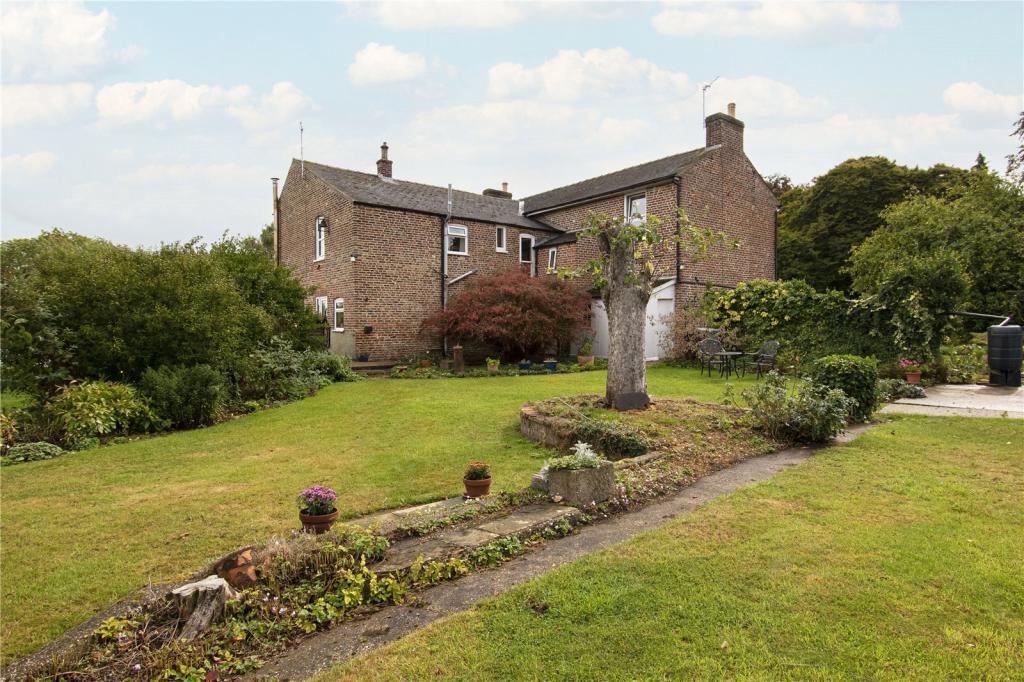 Equestrian facility for sale in Muckton, Louth, Lincolnshire, LN11