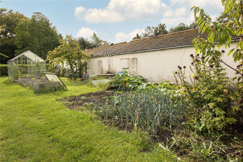 Equestrian facility for sale in Muckton, Louth, Lincolnshire, LN11