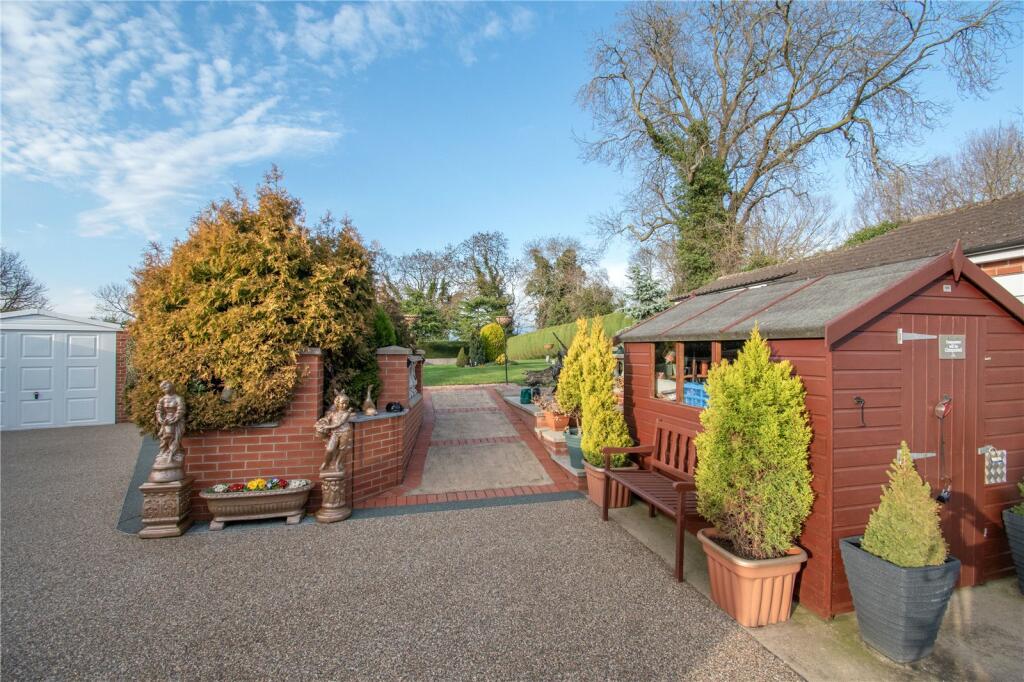 4 bedroom detached house for sale in Church Lane, North Thoresby