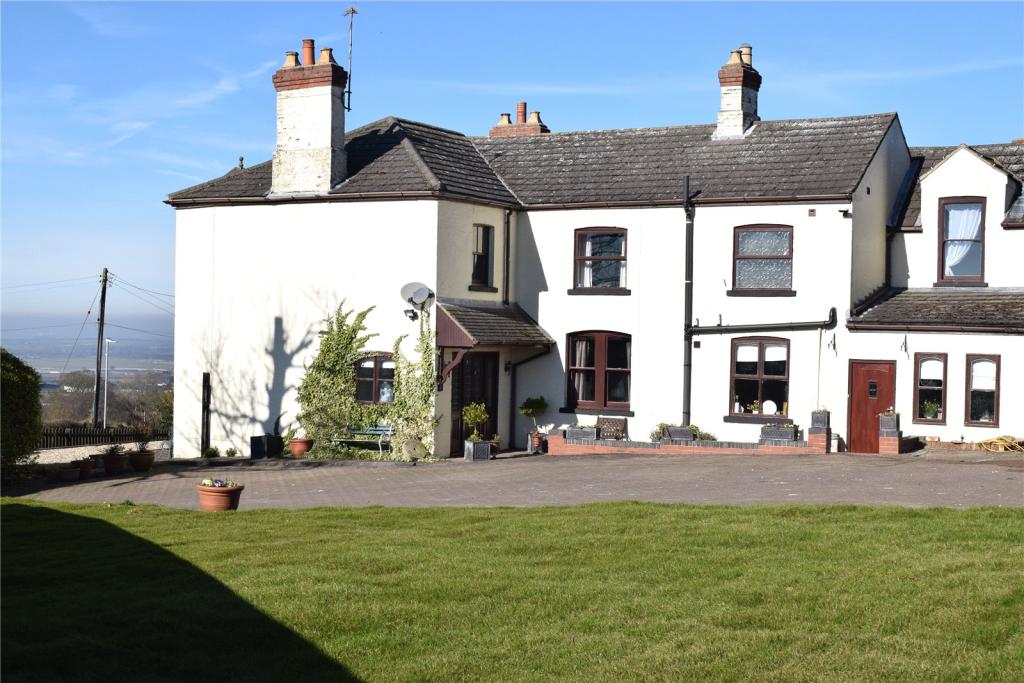 5 bedroom detached house for sale in Whitegate Hill, Caistor, Market