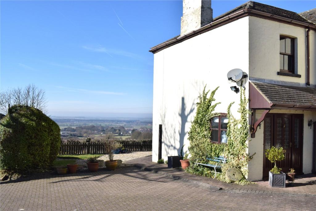 5 bedroom detached house for sale in Whitegate Hill, Caistor, Market