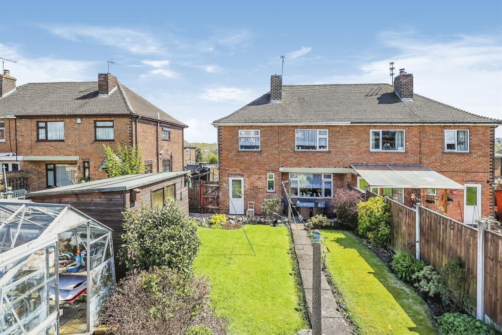 3 bedroom semidetached house for sale in Groome Avenue, Loscoe, Heanor