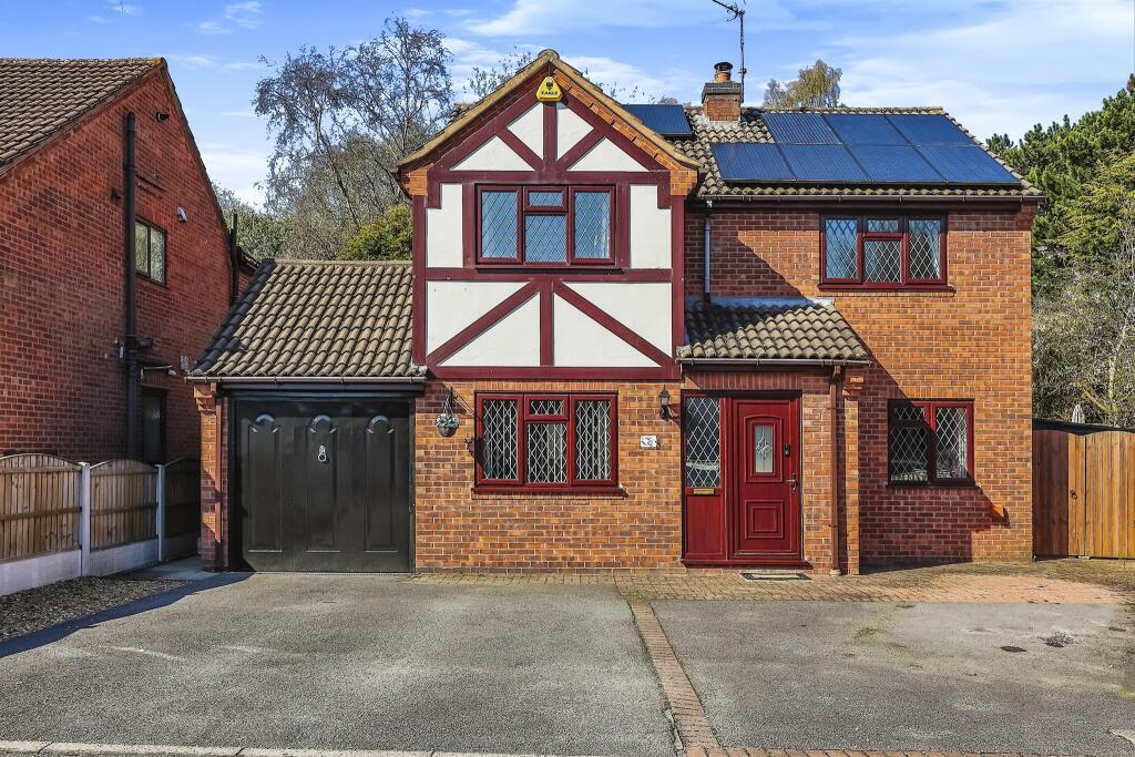 4 bedroom detached house for sale in Birchfield Park, Heanor, DE75