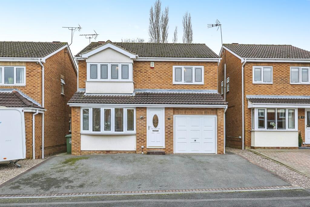 4 bedroom detached house for sale in Darfield Drive, Heanor, DE75