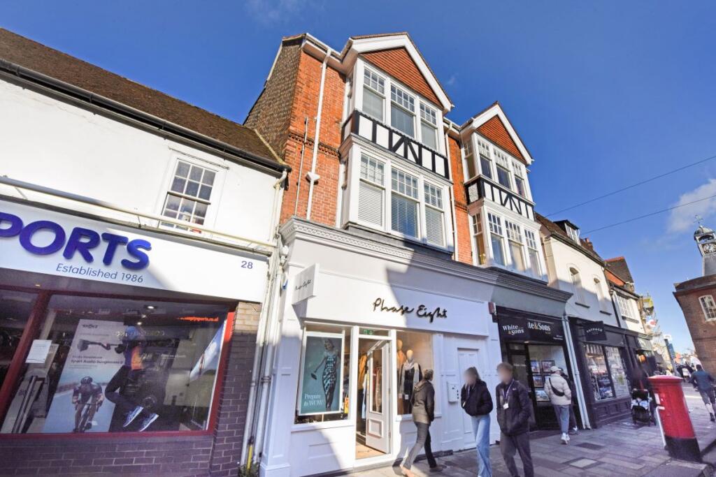 Main image of property: 26 High Street, Reigate, Surrey, RH2 9AY