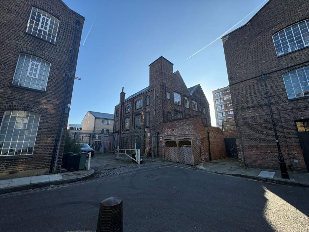 Main image of property: 7 Leighton Place, London, NW5 2QL