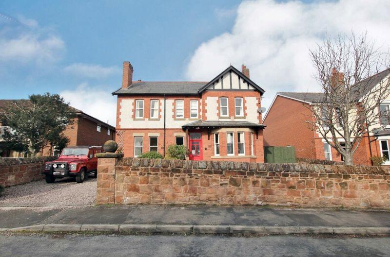 3 bedroom flat for sale in South Drive, Heswall, Wirral, CH60