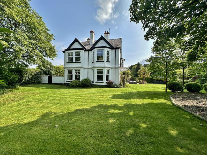 6 bedroom detached house for sale in Telegraph Road, Heswall, Wirral, CH60