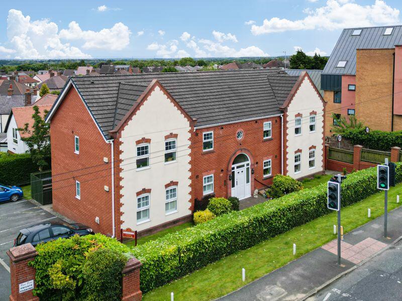 2 bedroom flat for sale in Rosebrae Court, Pensby Road, Heswall, Wirral ...