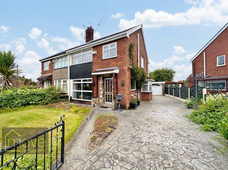 3 bedroom semidetached house for sale in Holmlands Drive, Prenton