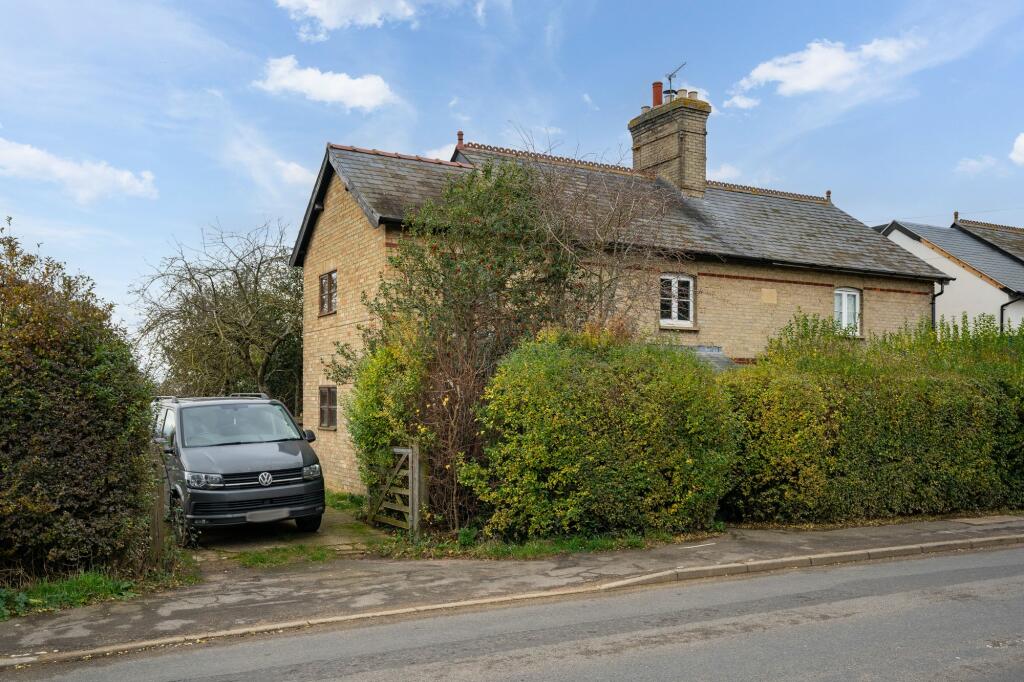 3 bedroom property for sale in Rampton Road, Cottenham, CB24